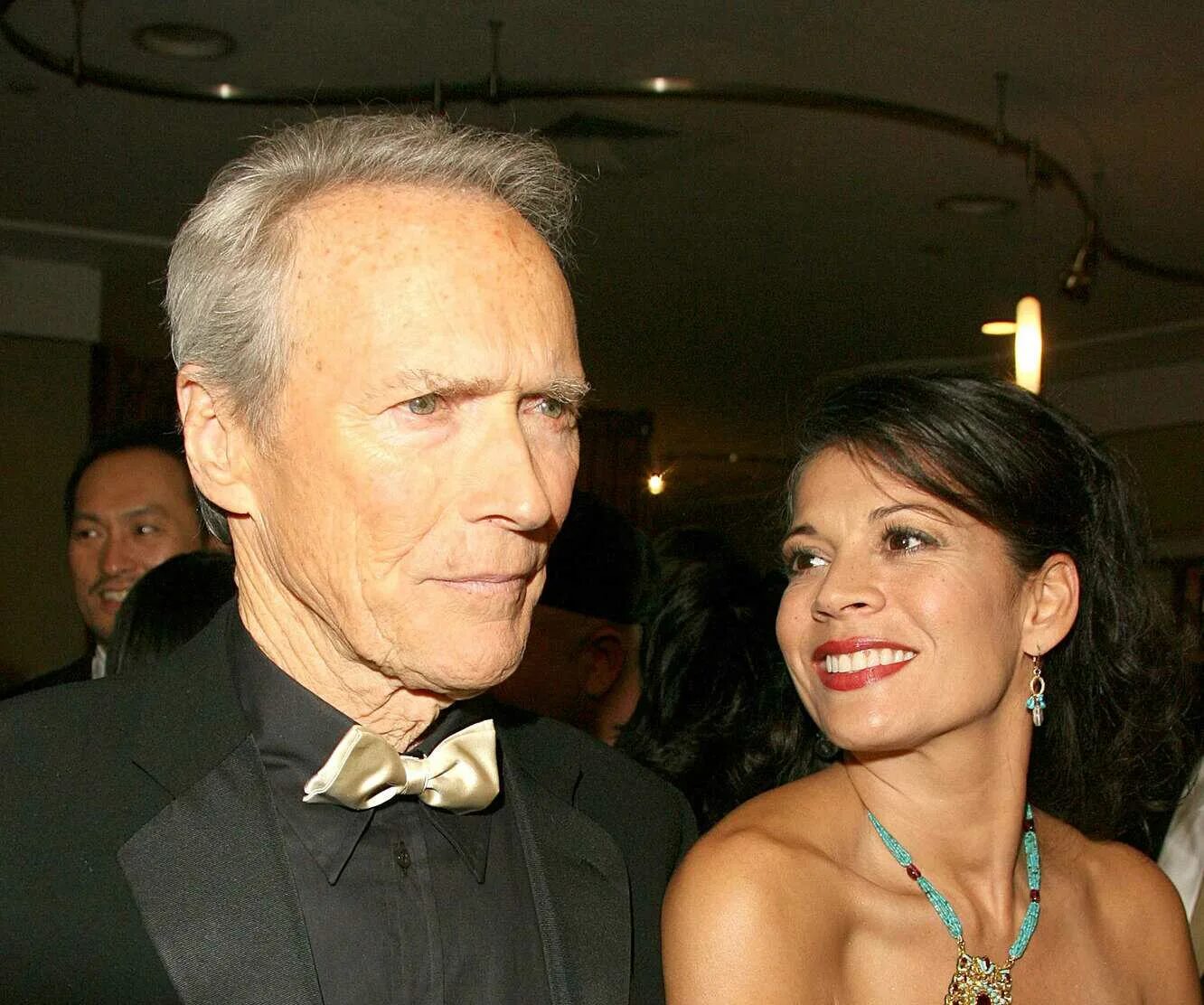 Кайл джонс и 91-летняя марджори маккул. Пара мужчина старше. Разница в возрасте 8 лет. Rod stewart и пенни ланкастер. Кайл джонс и 91-летняя марджори маккул.