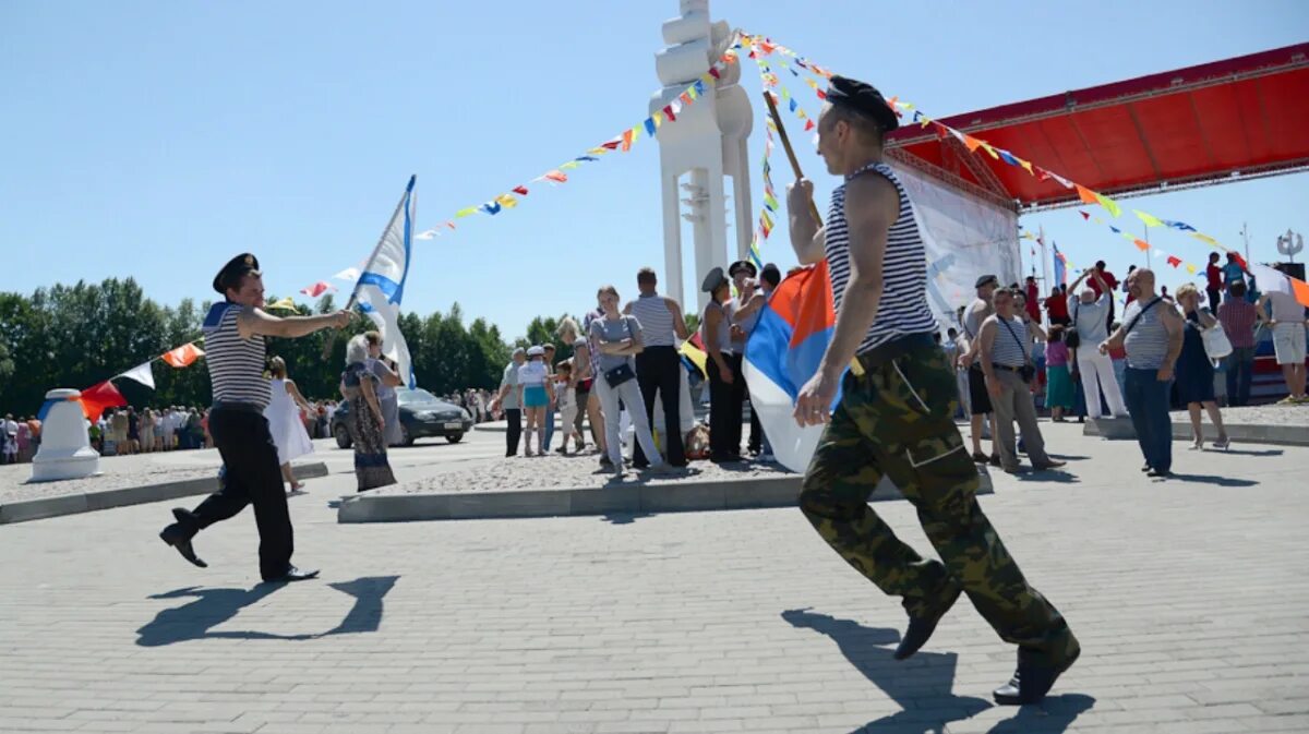 Воронеж день россии. День ВМФ Воронеж. День флота в Воронежской области. День ВМФ В Смоленске. День ВМФ В Омске.