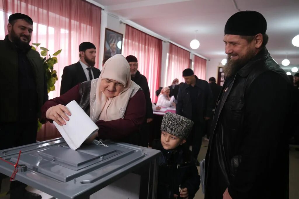 Выборы главы Чечни. Выборы главы Чеченской Республики в 2016 году. Кадырова выборы в школе. Результаты выборов в Чечне 2021. Кадыров на выборах