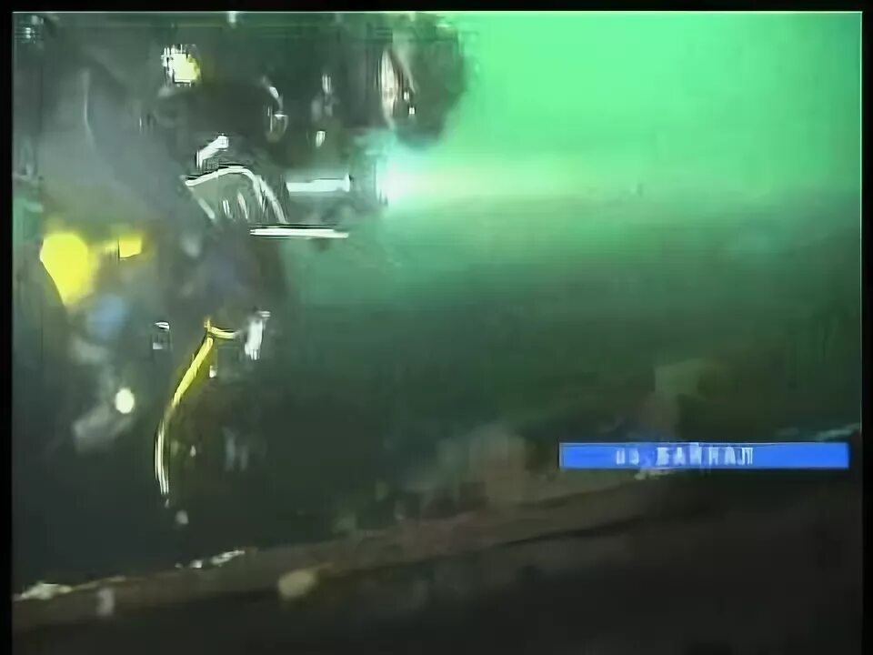 Нашли затонувший 70 лет назад самолет. На дне Байкала дайверы находки. Подводная охота на Байкале. Существа на дне Байкала. Находки на дне Байкала фото.