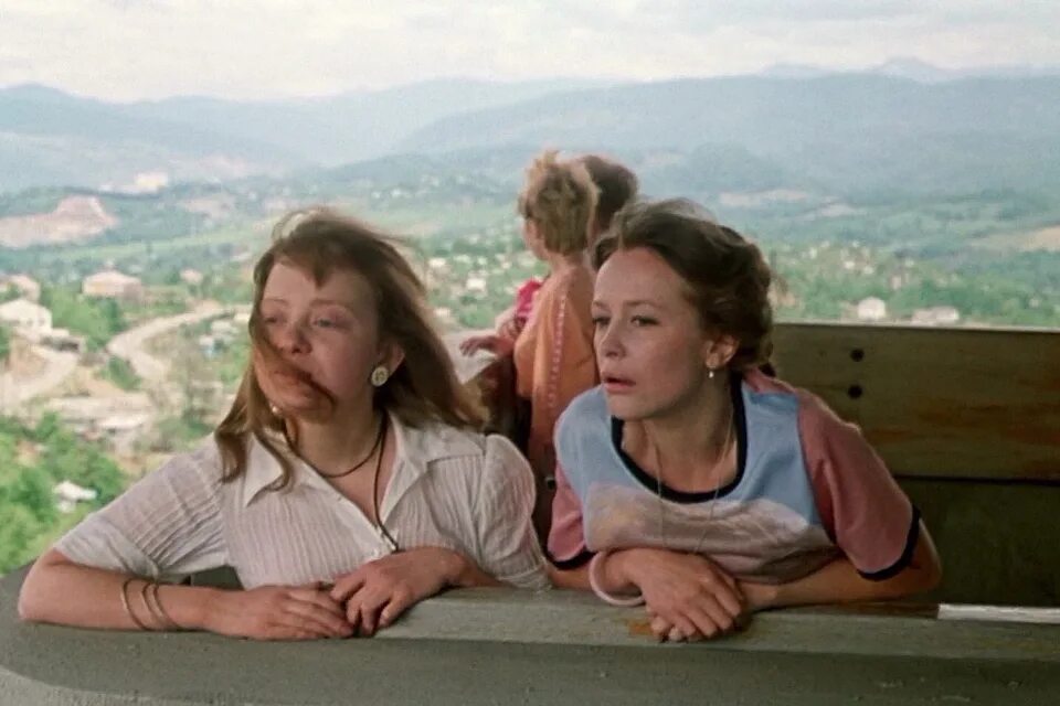 Дамы приглашают кавалеров съемки в сочи. Караченцов 1980. Марина неёлова в фильме дамы приглашают кавалеров. Фильмы снятые в коломне. Дамы приглашают кавалеров где снимался.