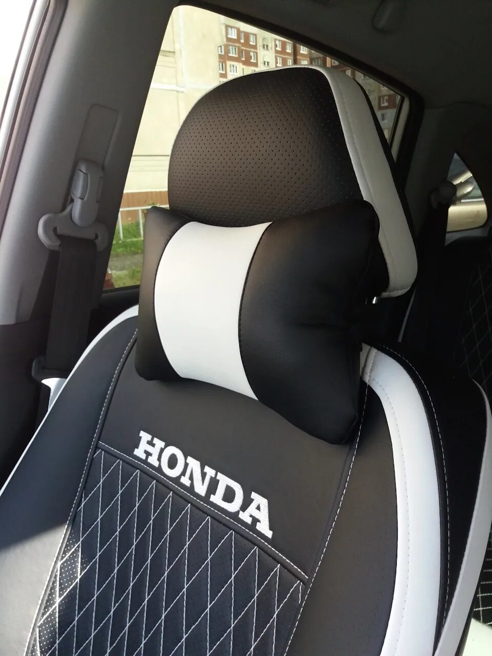 Автомобильные чехлы honda. Авточехлы на хонда фит. Чехлы honda crv 2. Чехол для хонда фит 2008. Автомобильные чехлы honda.