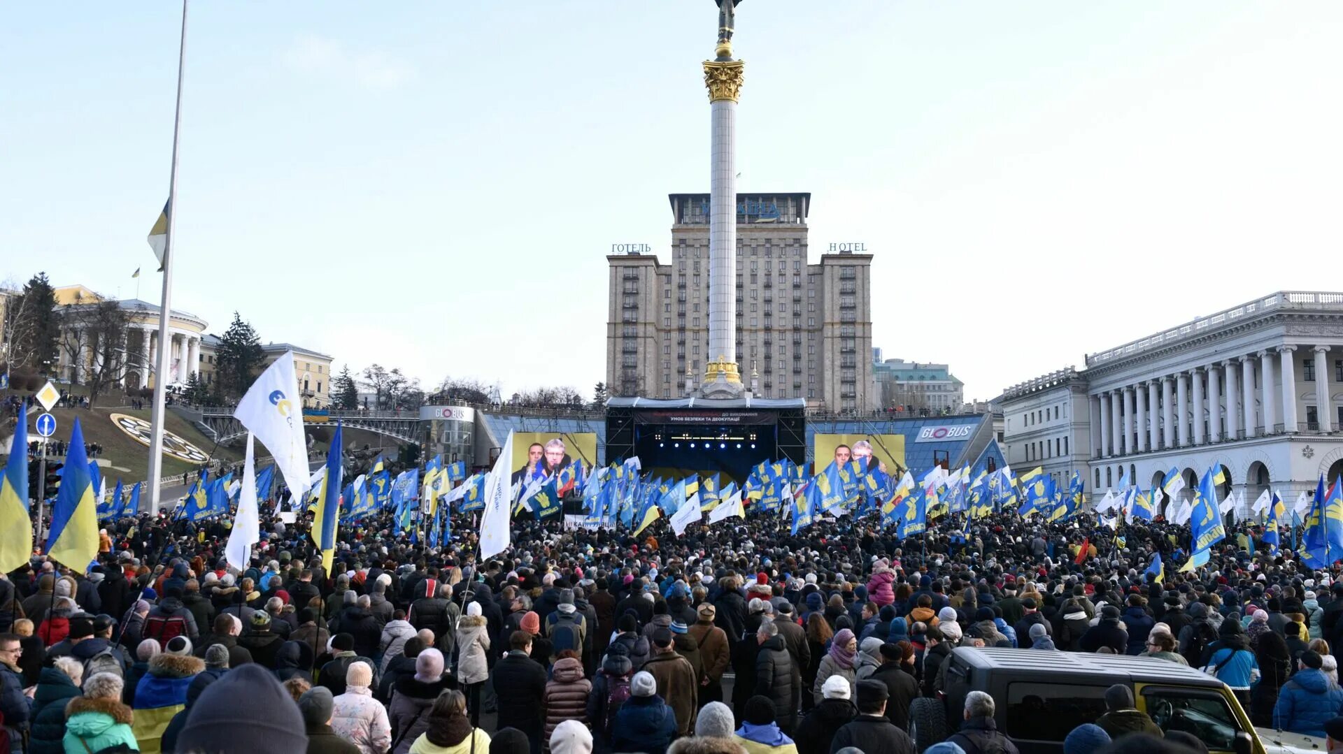 Майдан Незалежности Киев. Восстание на Украине. Украина выстоит.