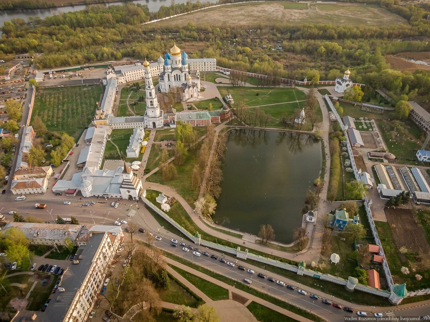 Сайт администрации дзержинский московская. Николо-Угрешский монастырь вид сверху. Дзержинский Московская область. Разрушенный Николо Угрешский монастырь.