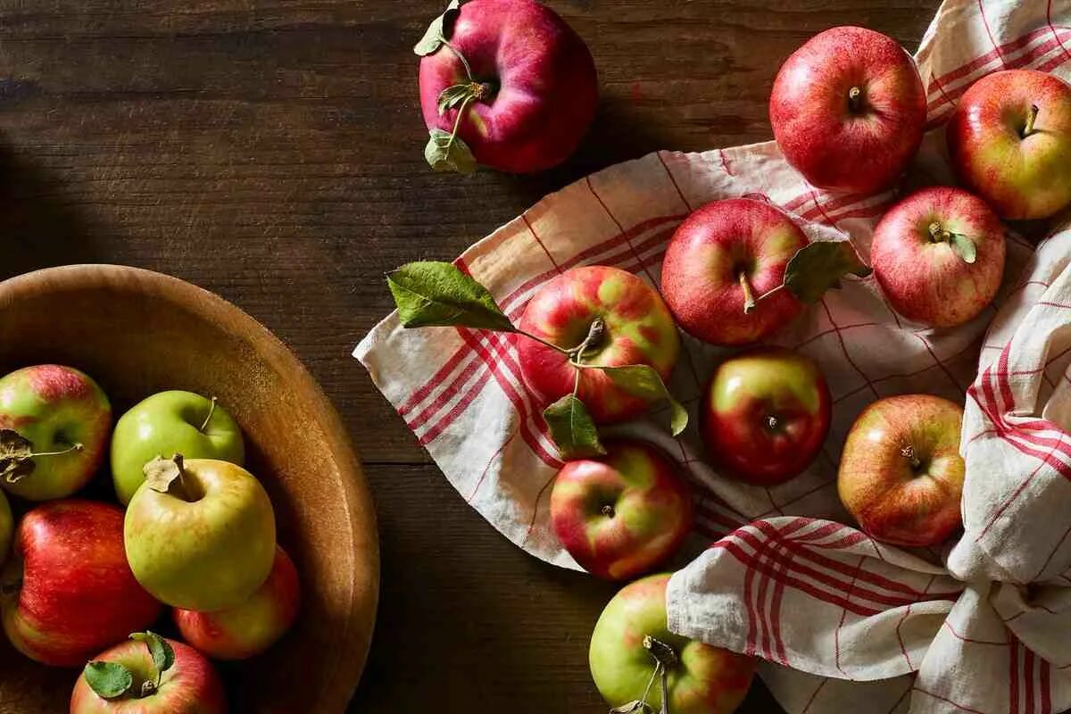 Many apples