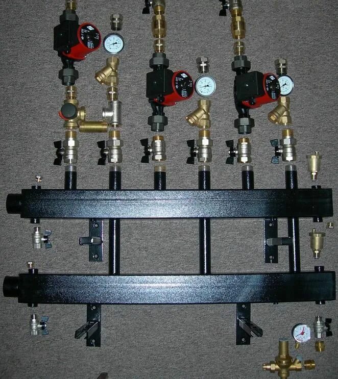 Коллектор отопления распределительный 1 1/2". Коллектор отопления ду32. Компланарный коллектор с гидрострелкой. Коллектор с гидрострелкой на 4 контура. Коллектор для котла