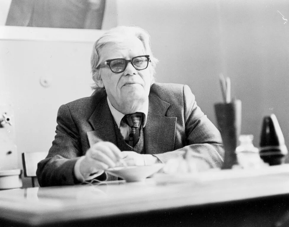 Боголюбов сообщение. Боголюбов кратко. Академик боголюбов николай николаевич. Портрет боголюбова алексея петровича. Художник боголюбов алексей петрович биография.