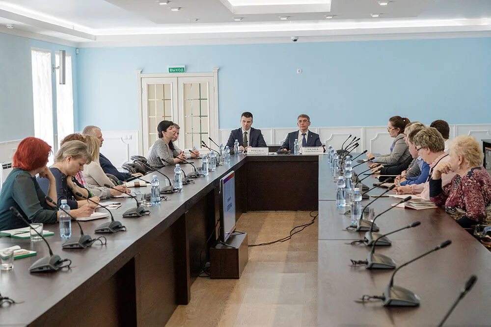 Прием в туле. Калинин владимир юрист тула. Коженкин евгений александрович. Киндеев депутат тула. Депутат тульской области.