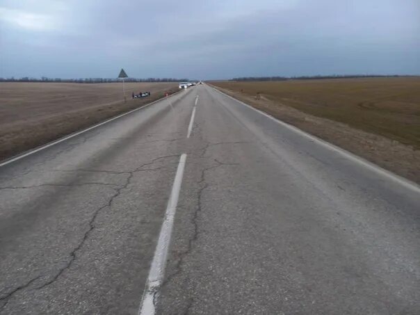 Под сальском. Трасса Дон. Трасса Сальск Городовиковск аварии сегодня. Трасса Сальск Ростов сегодня ДТП.