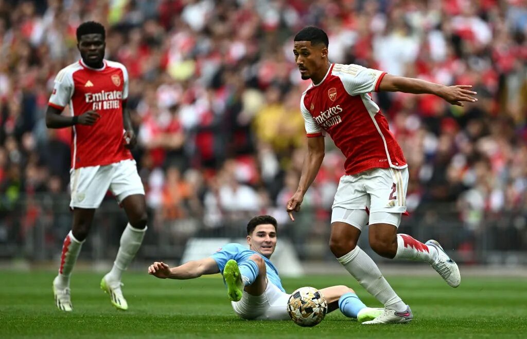 Награды арсенала. Арсенал (футбольный клуб, лондон). Награды арсенала. Габи мартинелли футболист. Арсенал игроки фк «арсенал» лондон.