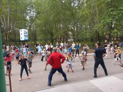Зарядка со стражем порядка
