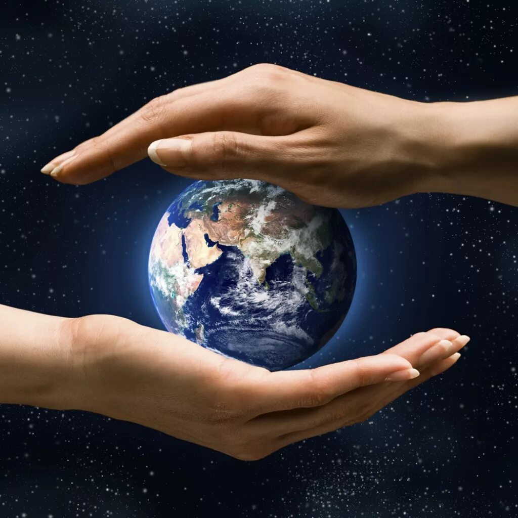 Вокруг шара. Планета в руках. Планета в руках человека. Планета земля в руках. Мир в руке.