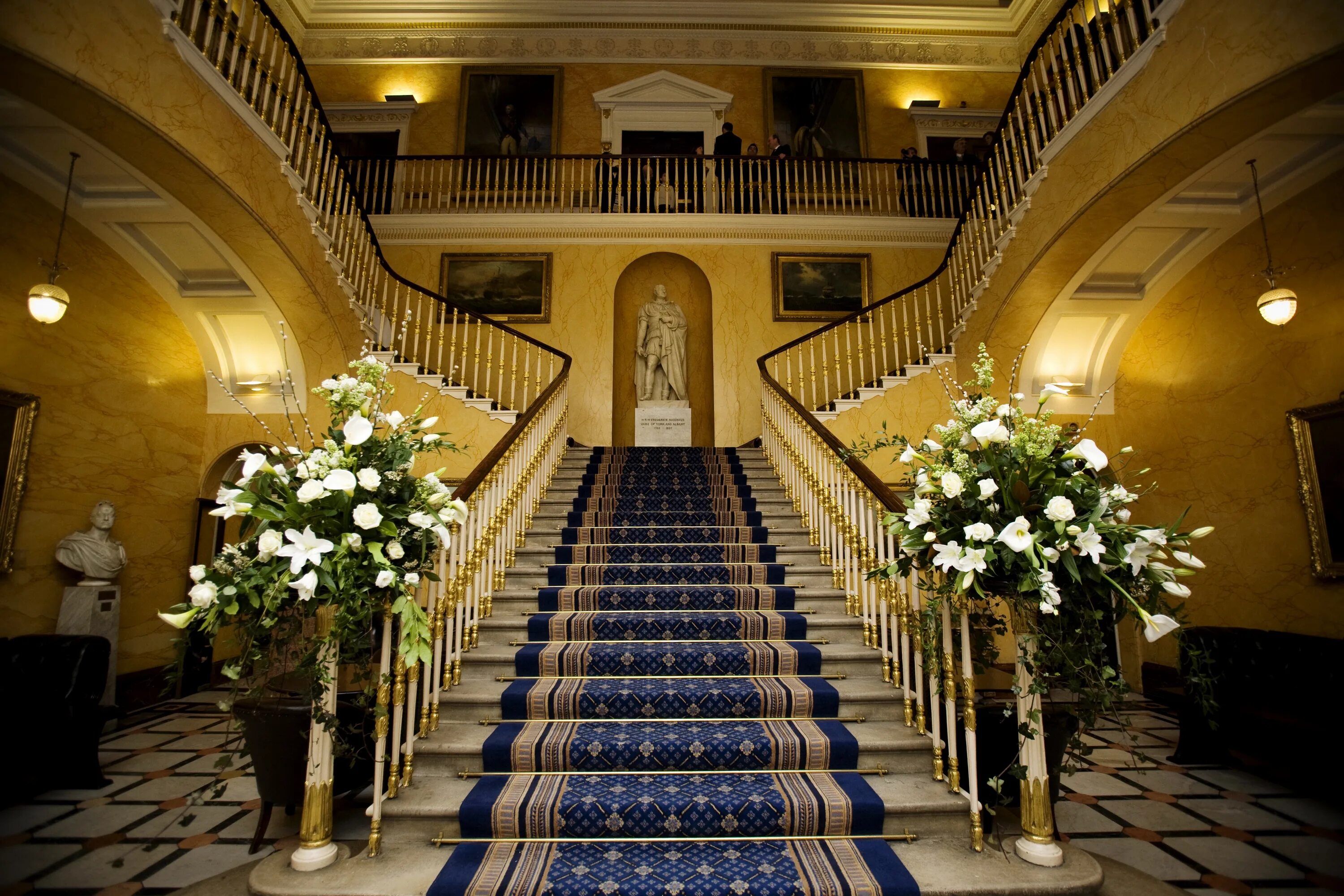 Upstairs hall. Холл дворца. Летний дворец свадьба. Галич Холл внутри. Свадебные Палас для комнаты 3.