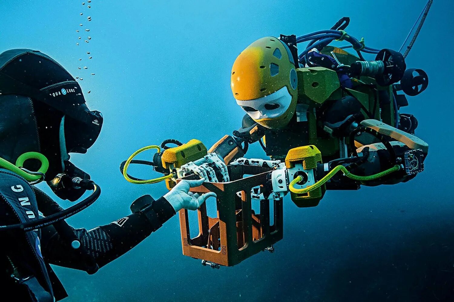 Исследование глубин океанов. Подводные роботы. Подводная робототехника. Подводные аппараты для исследования. Робот водолаз.