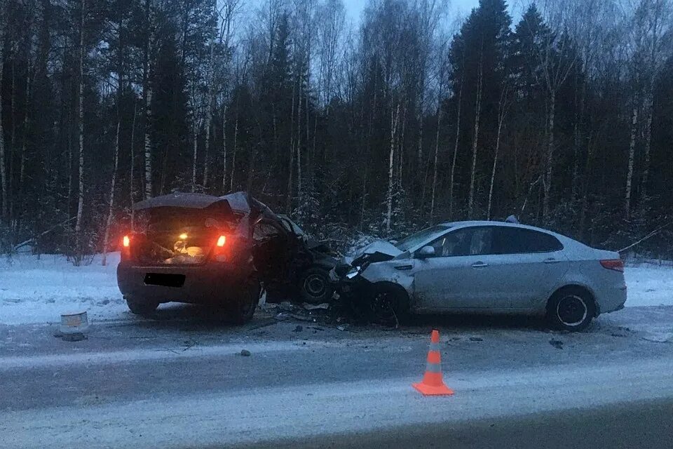 Дтп киров ивана попова. Кировские новости происшествия сегодня свежие. Авария на трассе киров советск яранск. Дтп рено логан волжский. Авария на ломоносова киров 17.