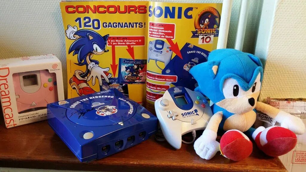 Sonic dreamcast. Приставка dreamcast sonic. sonic 10 th dreamcast. сега дримкаст соник. dreamcast sonic 10th anniversary limited edition.