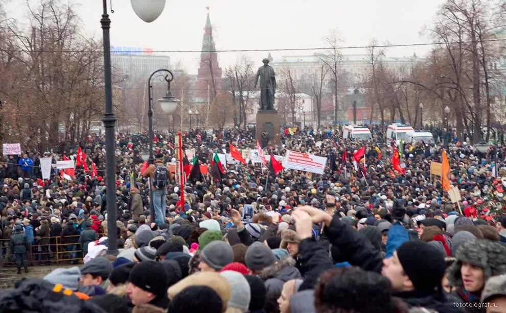 После выборов всегда теракты. Протесты на Болотной площади 2011. Болотная площадь 2011. Болотная площадь 2012 митинг. Митинг на Болотной площади 10 декабря 2011 года.