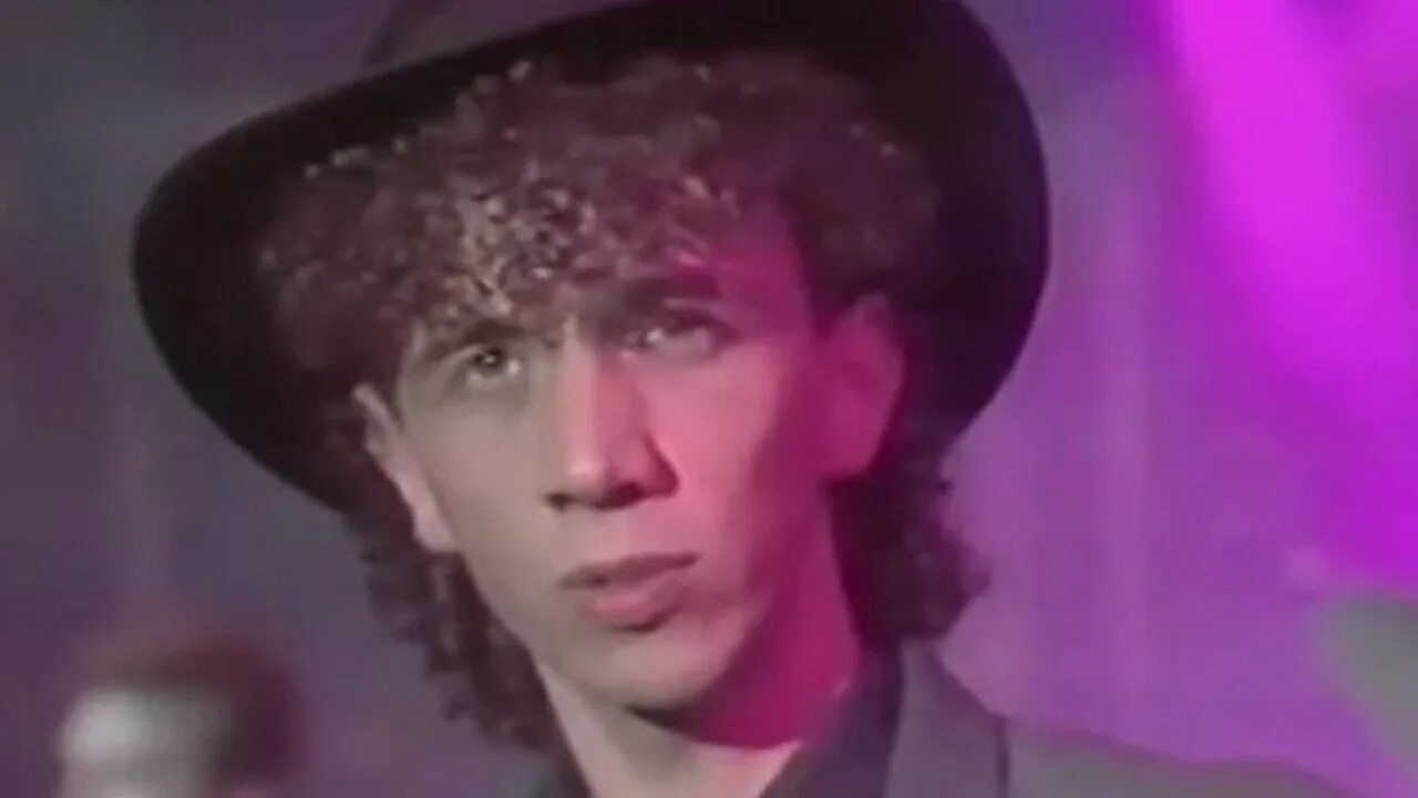 Спасибо молодость за то кто поет. Юность стихи красивые. Спасибо молодость за то кто поет. Стих про уходящую молодость. Savage only you.