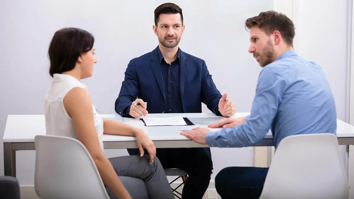 совместный соглашаться. люди здороваются. деловые отношения. общительный человек. переговоры медиация.