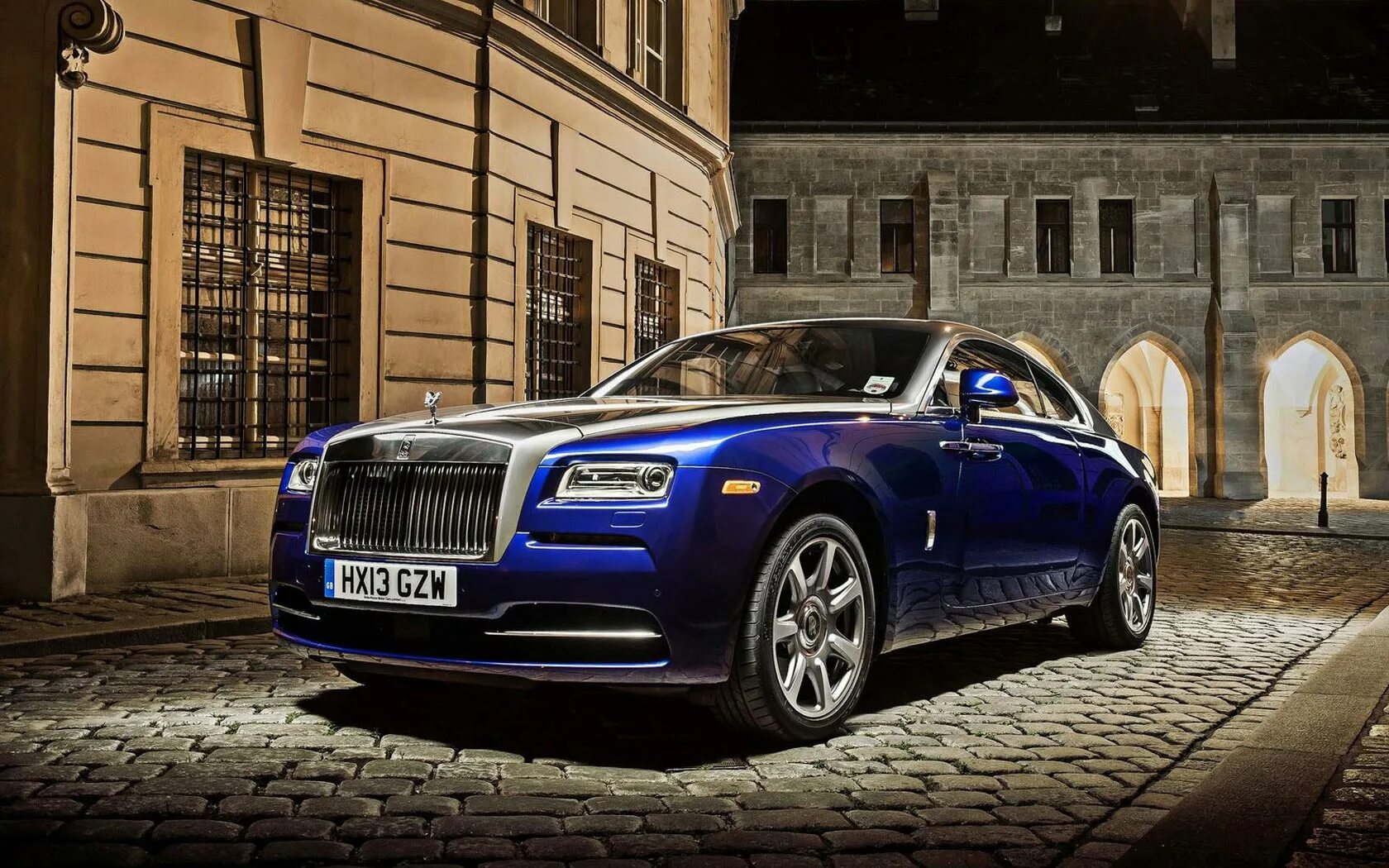 Роллс врайт. Роллс Ройс. Машина Rolls Royce Wraith. Rolls Royce машина Rolls Royce. Роллс Ройс 2013.