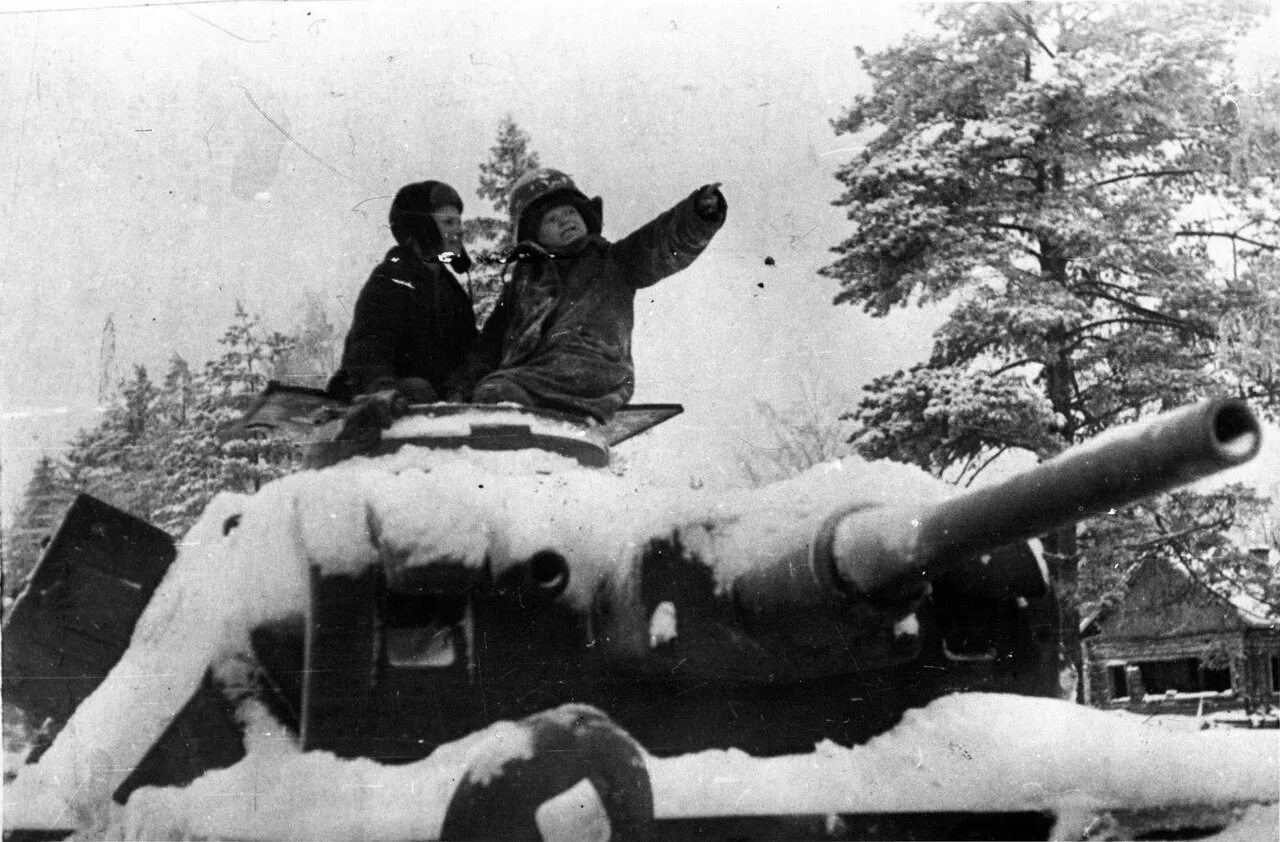 Я знаю где их пушка я. PZ.Kpfw. 3 Зима 1941. Вермахт зима 1941. Дети на танке Великой Отечественной. Советские танкисты ВОВ зима.