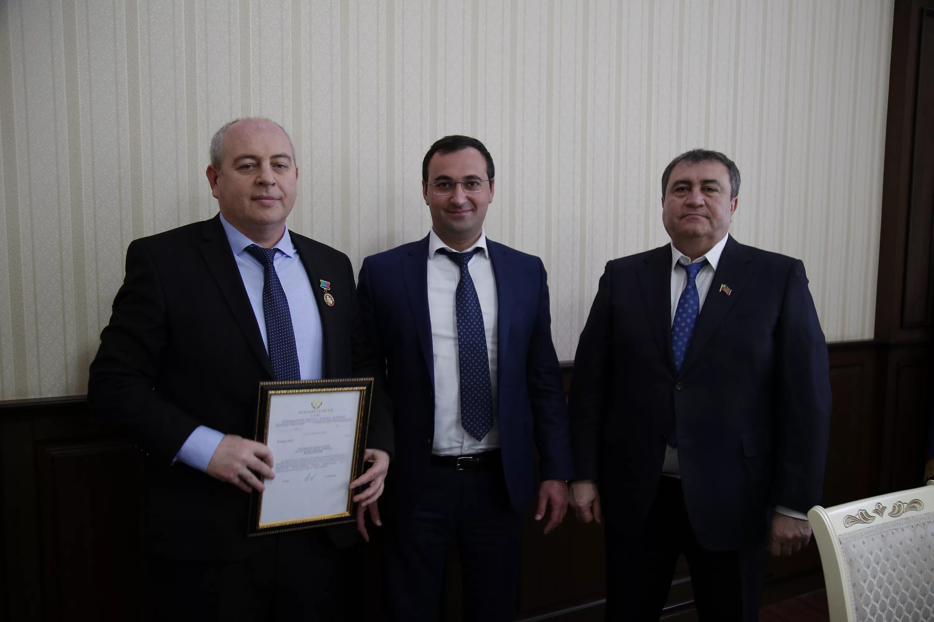 депутаты дербента. администрация города дербент собрание депутатов. депутаты дербента. собрание депутатов городского округа город дербент. депутаты дербента.