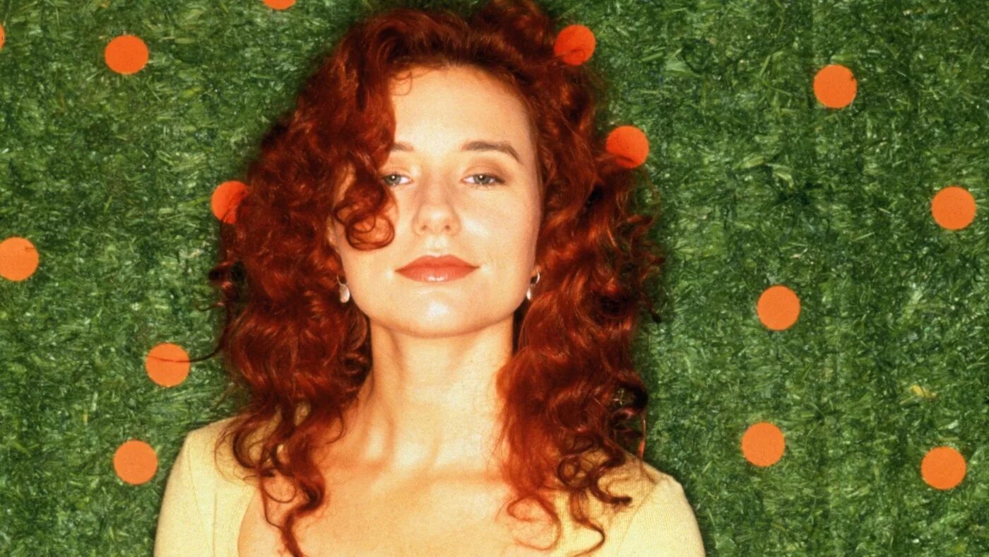 Почему тори. Tori amos 2025. tori amos 2025. тори амос молодая. тори амос эймос в молодости.