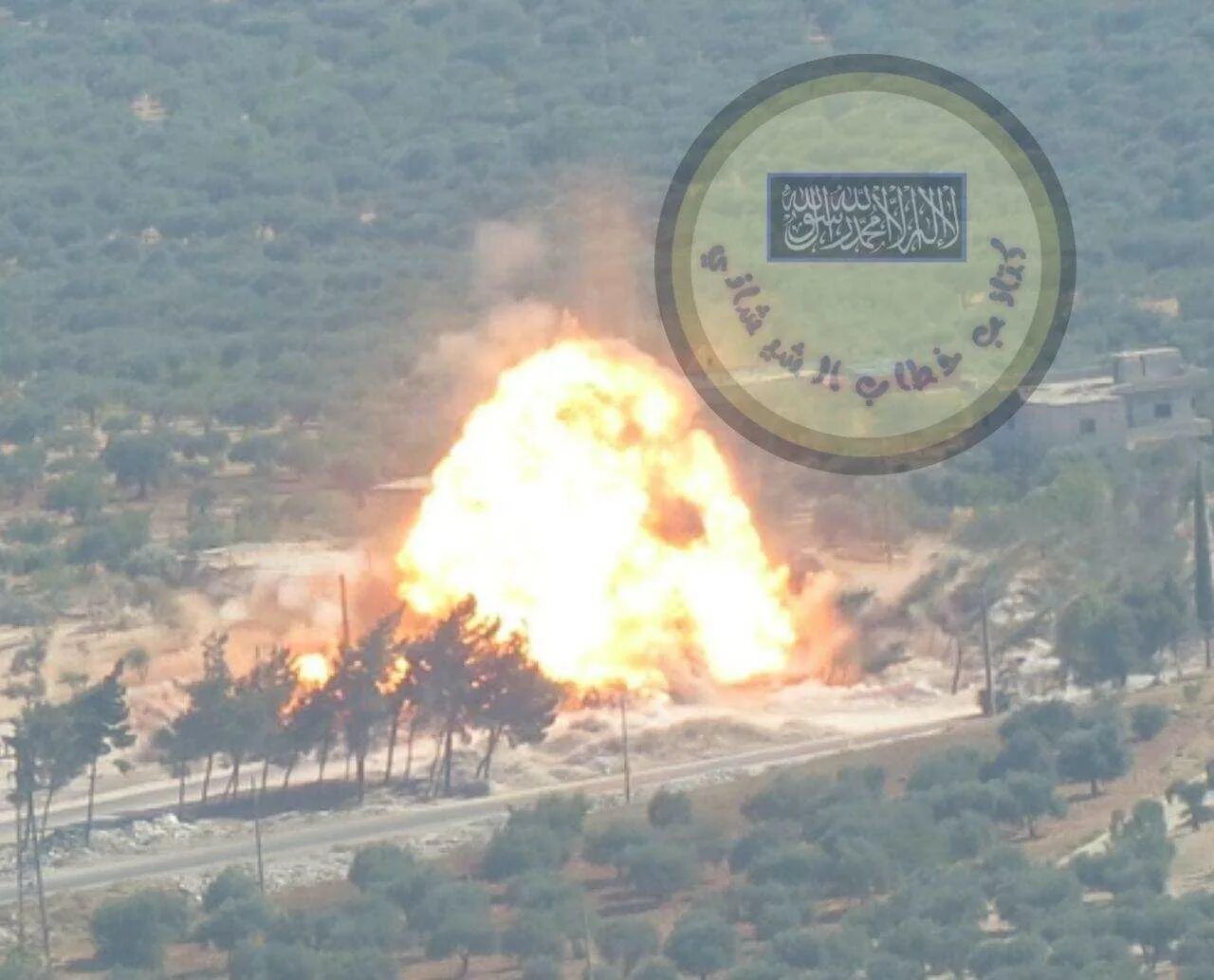 Сирийский солдат о русских. Подрыв российской колонны в сирии. Подрыв колонны. Сгоревшие военные грузовики. Подрыв колонны.