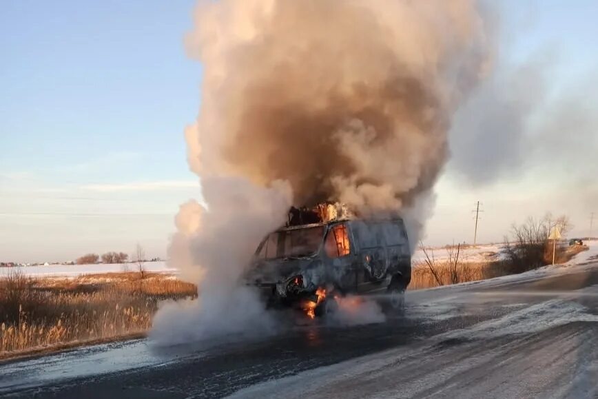 Пожар в Любинском районе. Пожары в Омской области. Любино Омская область. Пожар красный Яр Омская область. Сгоревшая скорая