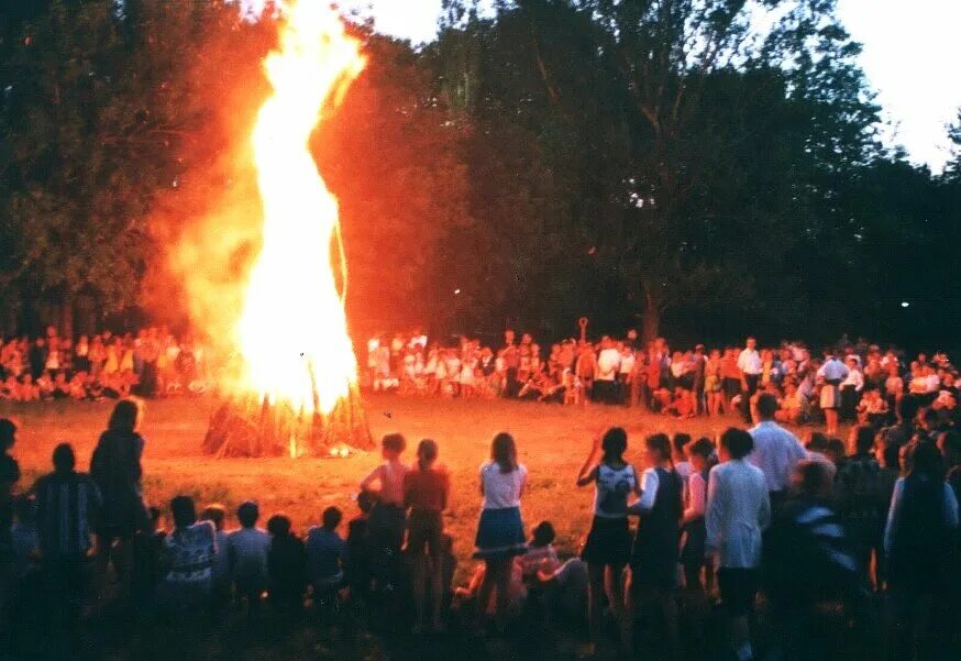 Туши по пионерски. Будни по пионерски концовки. По пионерски обнимать. Туши по пионерски. Будни по пионерски схема.