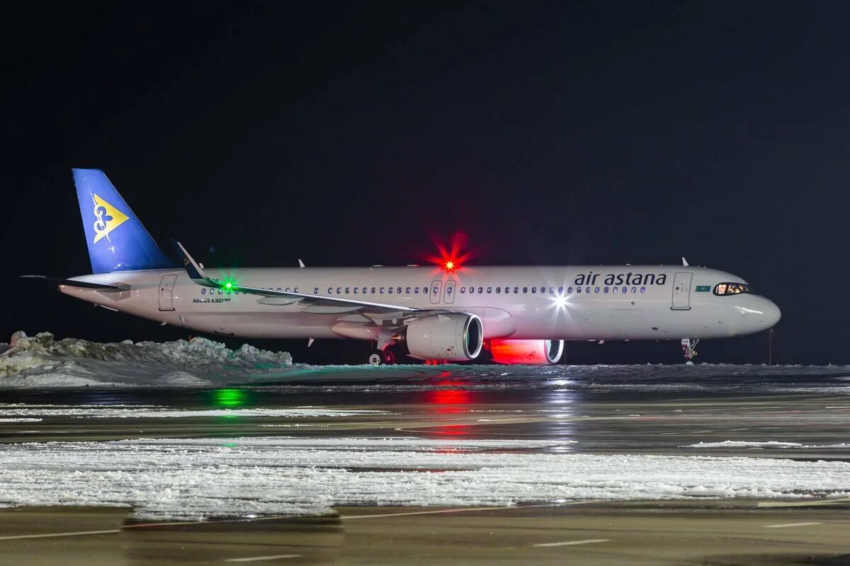 Айр казахстан. Аэробус 321 Astana Air. Самолёт Аэробус а321 Нео. A321 Neo Air Astana. Аэробус а320 Neo Air Astana.