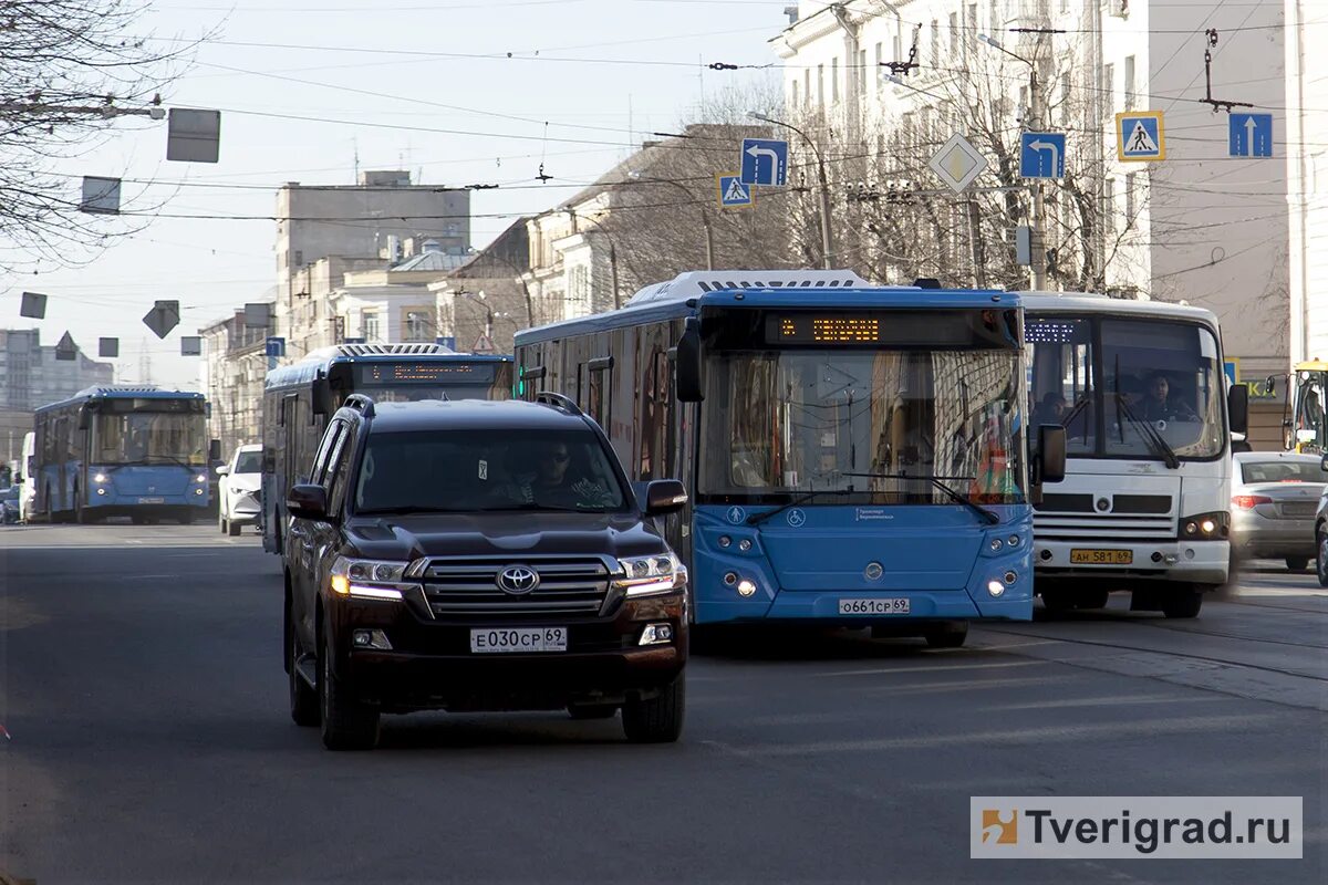 Тверь автобус 56. Автобус транспорт Верхневолжья. Тверской автобус. Синий автобус Тверь. Транспорт Твери.