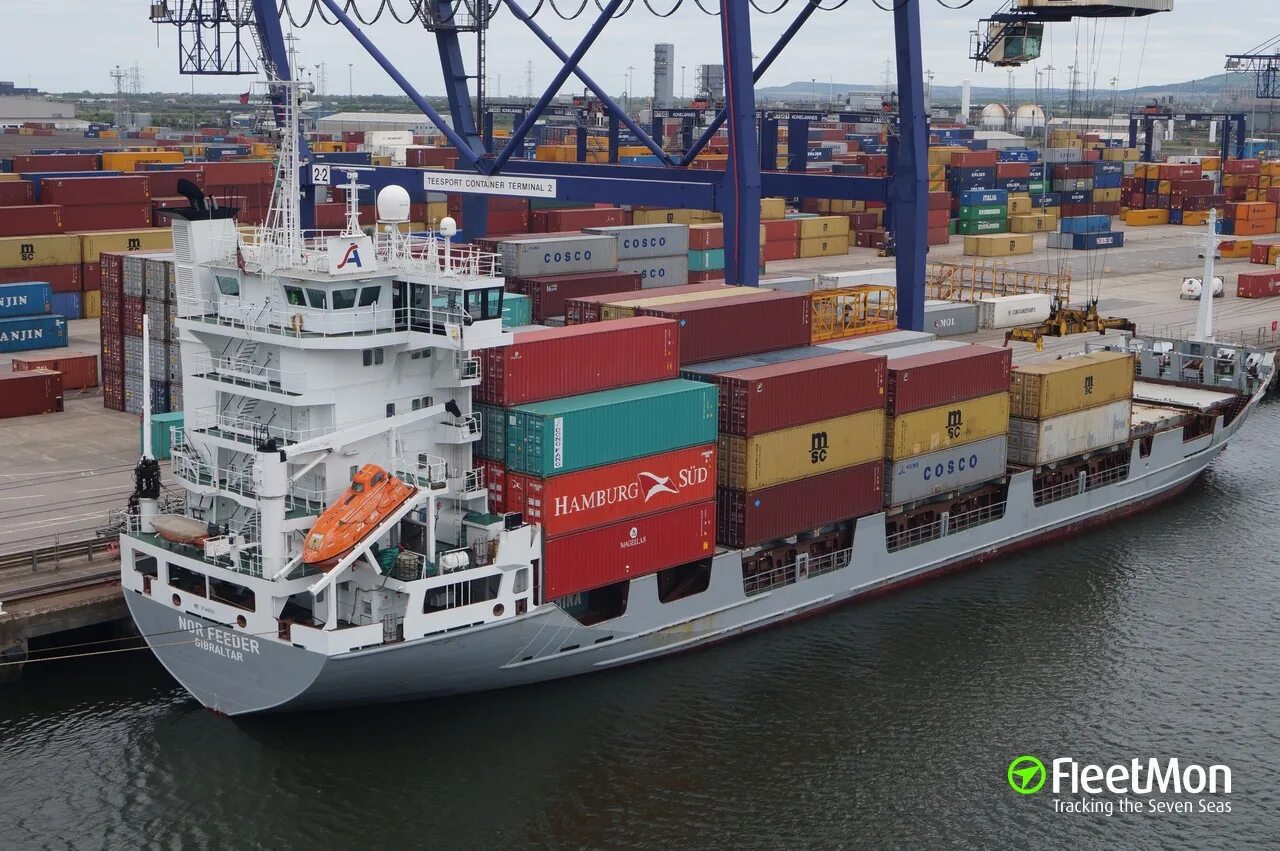 Фидерное судно.  фидерные (feeder ship) контейнеровозы. feeder 2 судно контейнеровоз. feeder vessel судно. контейнеровоз типа feeder 1500.