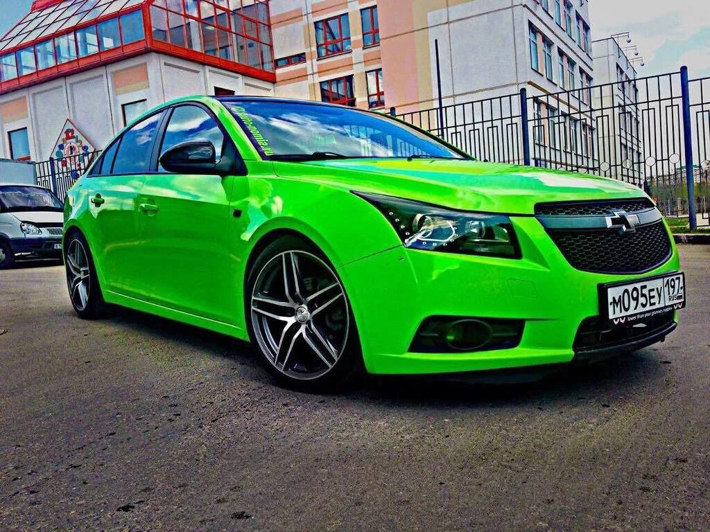 Тюнинг лета. Chevrolet cruze, 2010 tuning. зеленый шевроле круз. тюнингованный chevrolet cruze. зеленый шевроле круз хэтчбек.