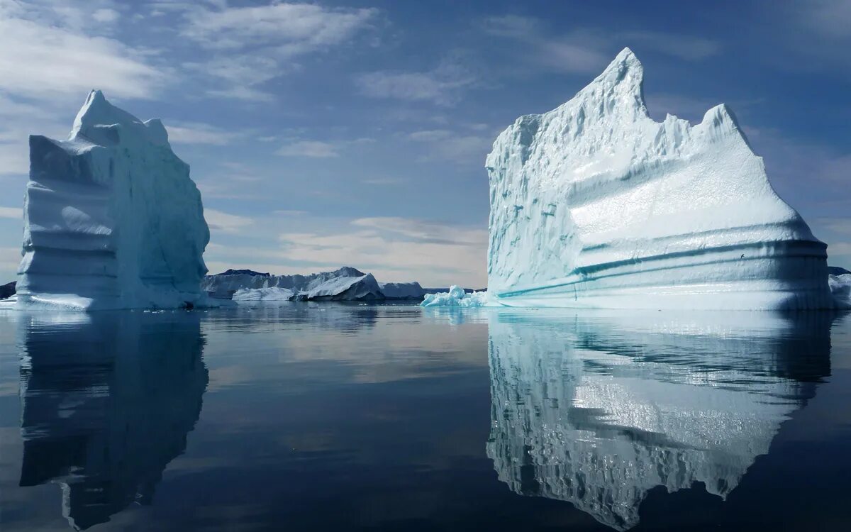 Какую страну называют страной льда и огня. Iceberg. Исландия ледники. Айсберги в Атлантическом океане. Айсберги в Арктике.