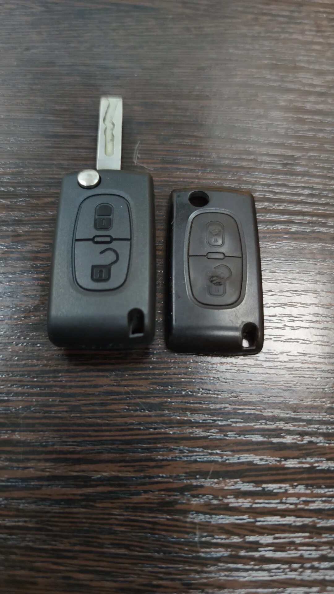 Ключ от пежо 308. Ключ пежо 207. Ключ пежо 408. Ключ пежо 207 обычный. Ключи пежо 207.