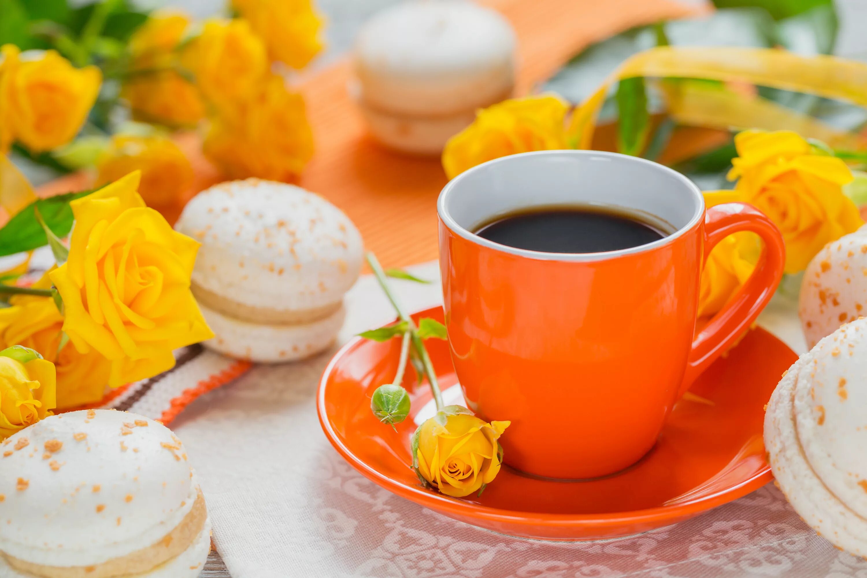 Весенний чай картинки. Утреннее чаепитие. Утренние цветы. Чай цветок. Доброе утро в желтых тонах.