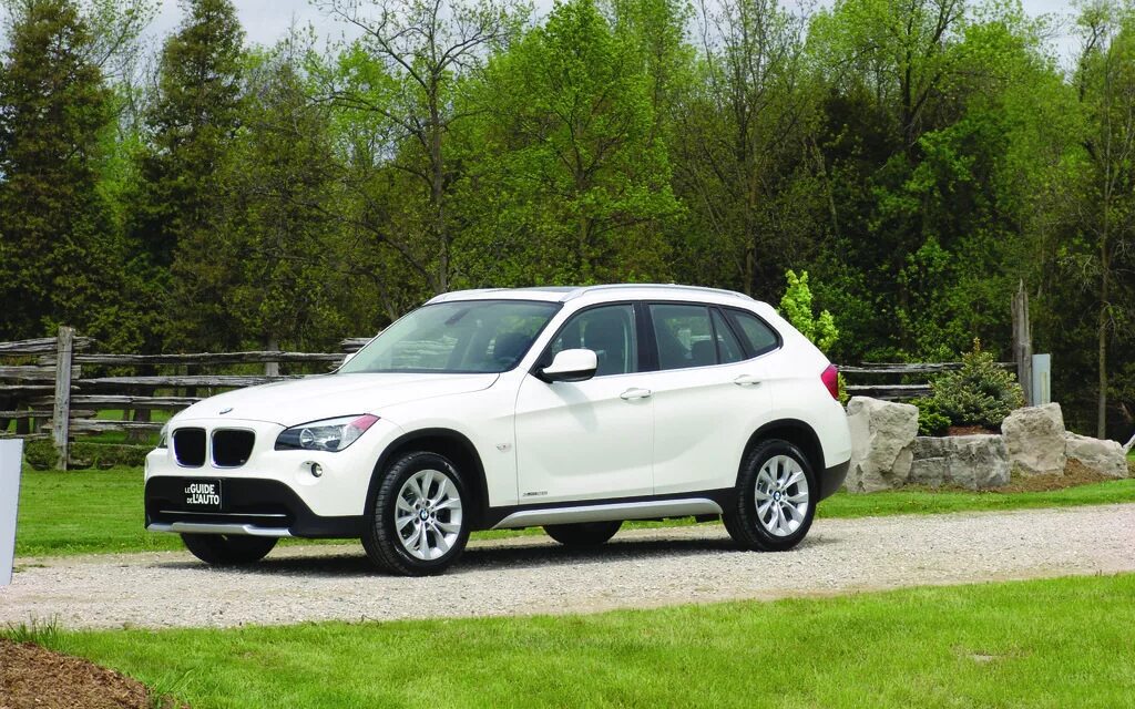 Bmw x1 2012. БМВ x1 2012. БМВ x4 2012. BMW x1 2012 белая.