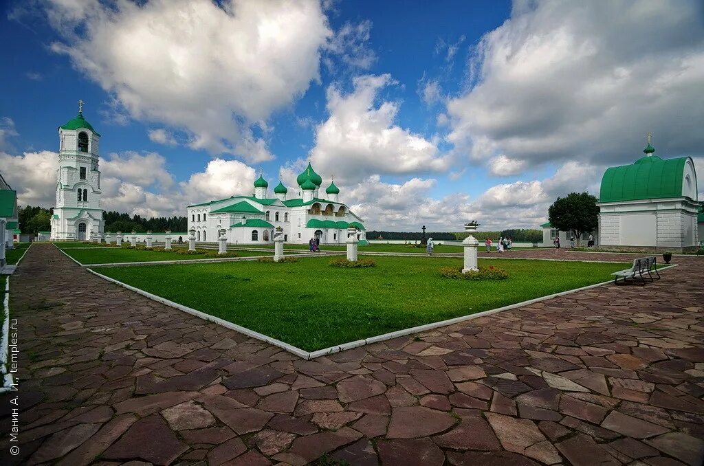 гостиница старая слобода в александро-свирском. пантелеймоновский скит александро-свирского монастыря. алессандро сбирский монастырь старый. александро-свирский монастырь гостиница. гостиница старая слобода в александро-свирском монастыре.