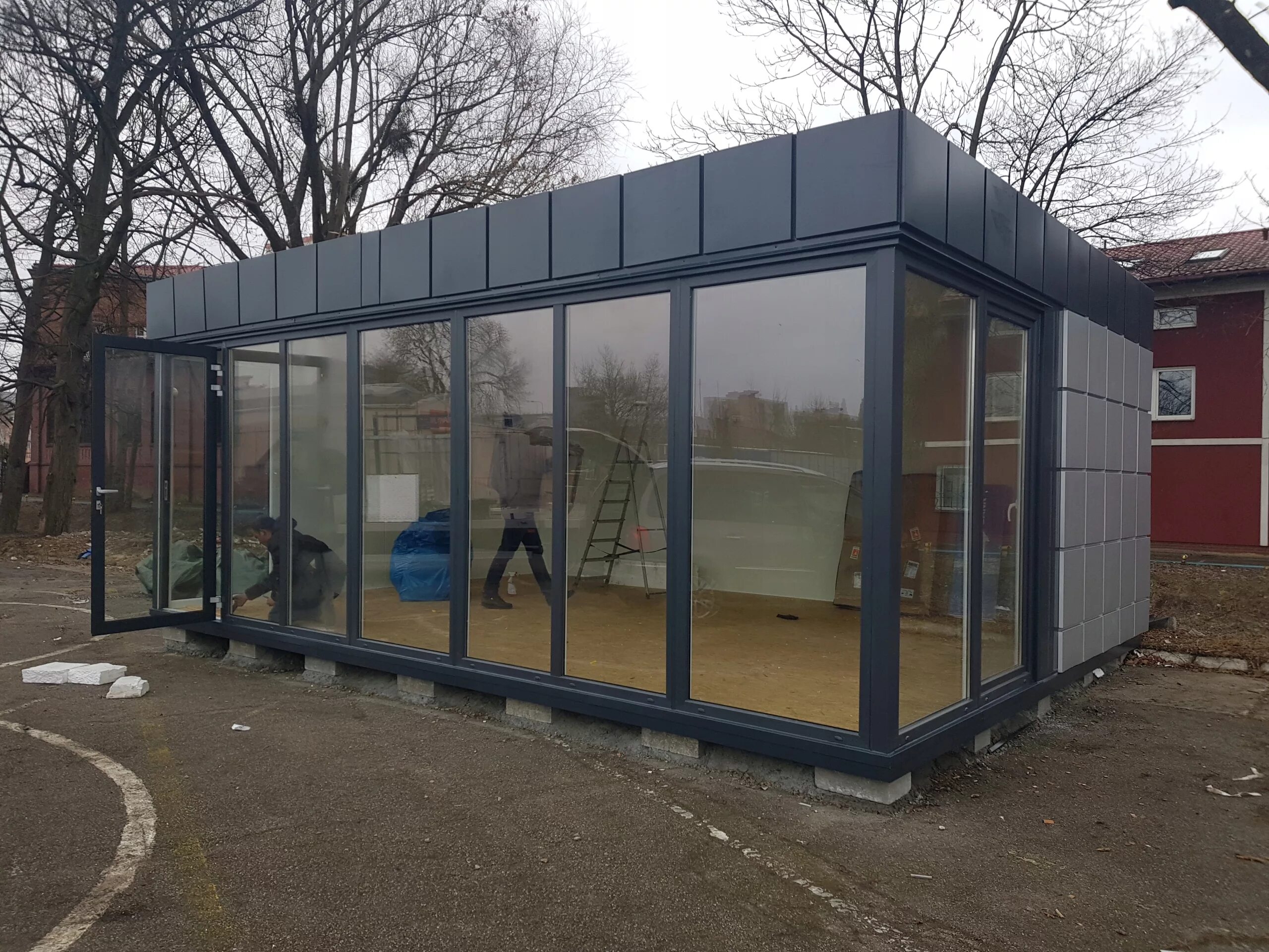 5. Стеклянный ларек. Киоск 4 на 2. Ларек будка. Ларьки киоски металлические.