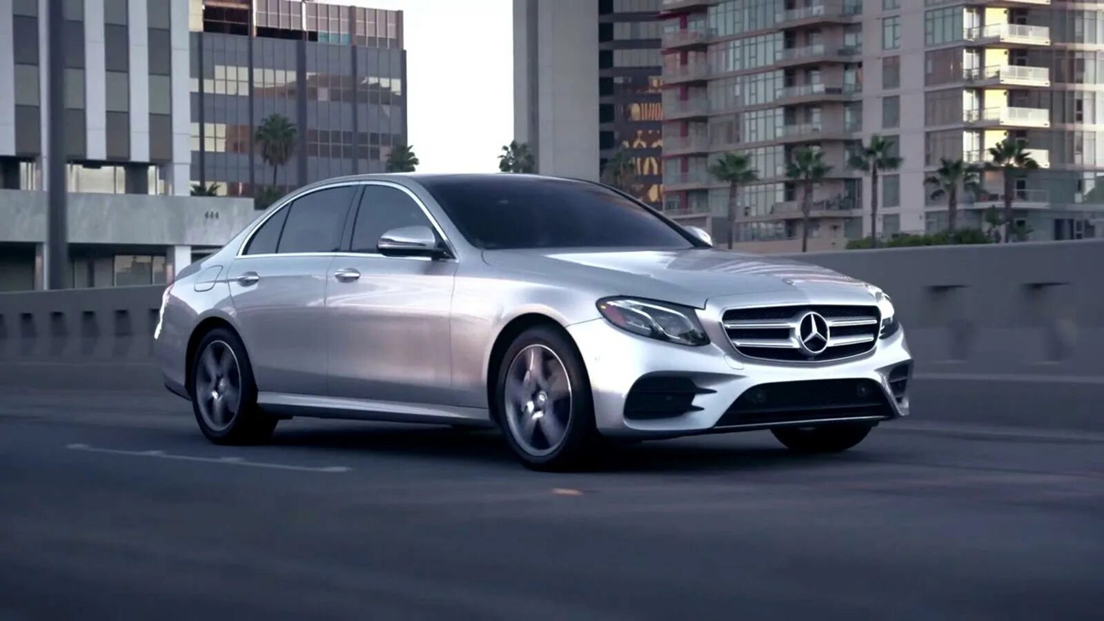 Е класс приложение. Mercedes benz e180. мерседес е класс 2018. мерседес e class 2018. мерседес бенц е200 2018.