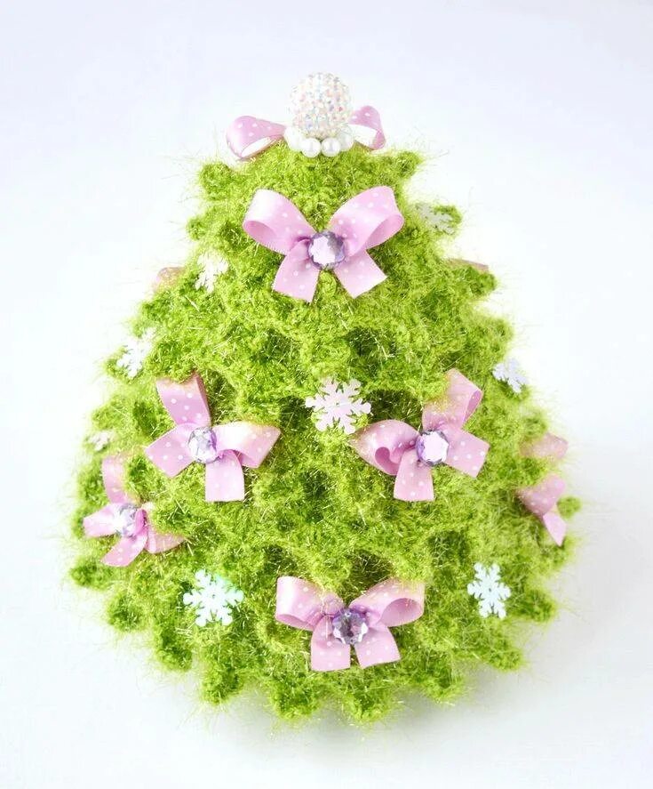 Вязаные новогодние елочки. Крючок елочка. Вязаные новогодние елочки. Вязаная елка. Вязаная елочка.