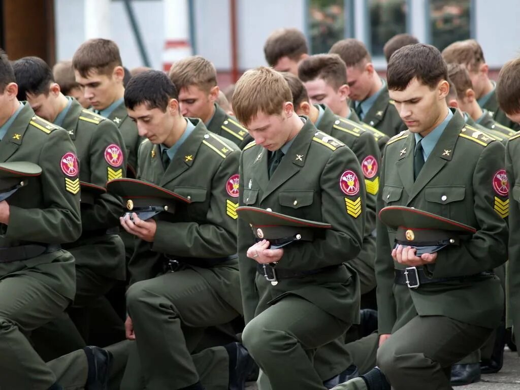 Курсанты МОСВОКУ. Курсанты военных вузов. Курсант военного училища. Форма курсантов военных училищ. Форма военных курсантов