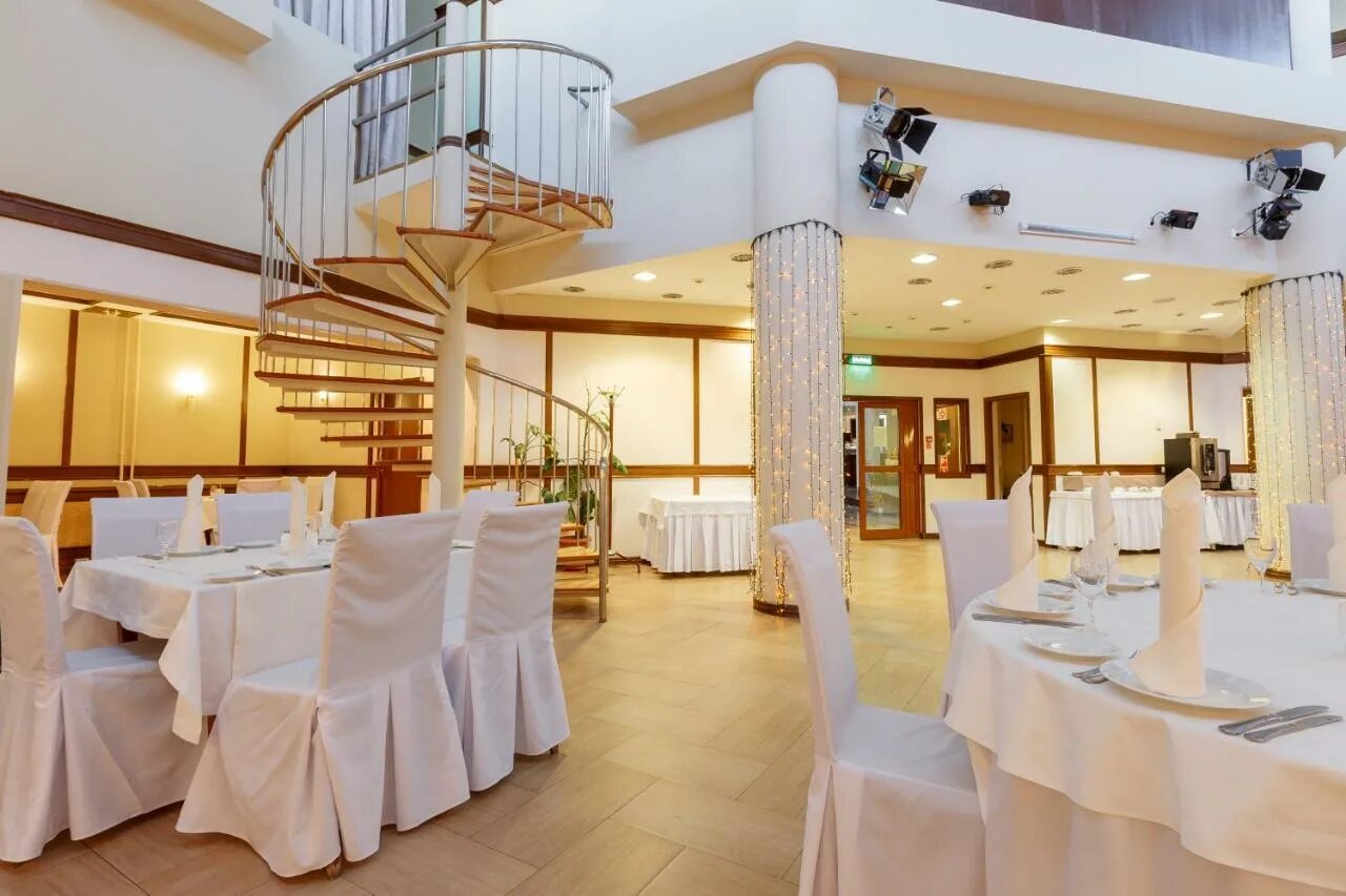 Отель пур наволок на набережной архангельска. Пур-наволок наб. Пурнаволок архангельск гостиница. Пур наволок архангельск. Пур наволок архангельск.