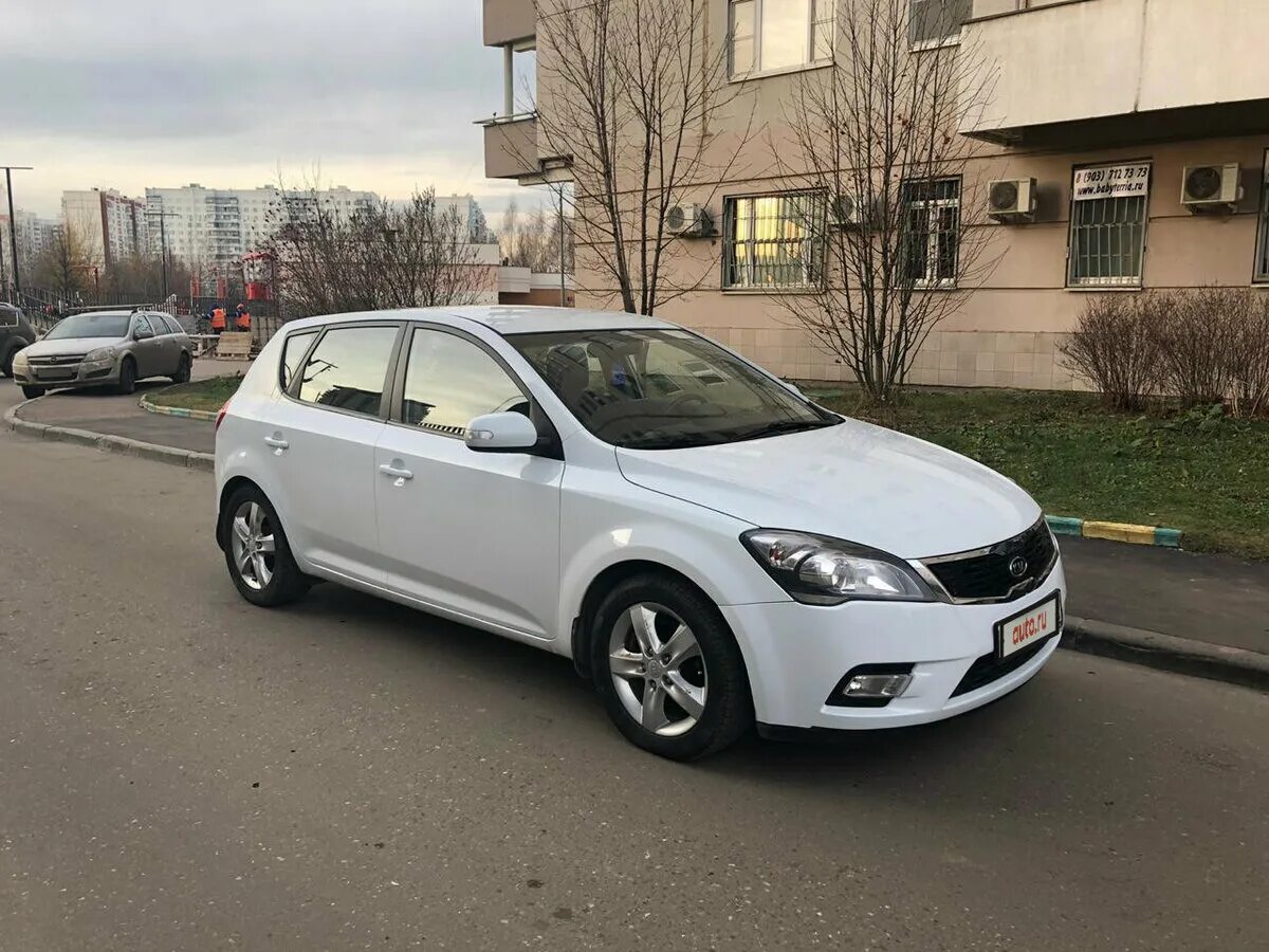 Киа сид 10 года. Киа СИД 2010 хэтчбек белая. Kia Ceed 2010 хэтчбек. Киа СИД 1 Рестайлинг белый. Киа СИД 2010 хэтчбек Рестайлинг.