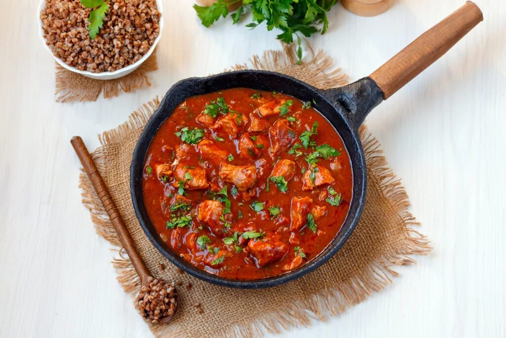 Подлива. Мясная подлива. Мясной соус. Гречка с подливой