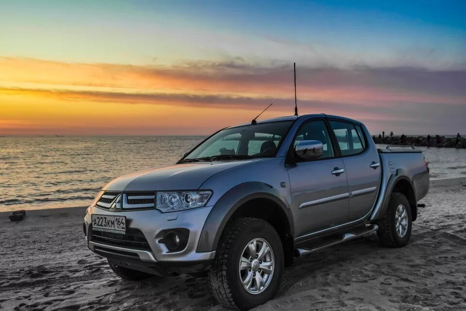 Мицубиси л200 с пробегом. Mitsubishi l200. Мицубиси л200 2.5. Митсубиси л200 2013. Митсубиси л200 2013г.