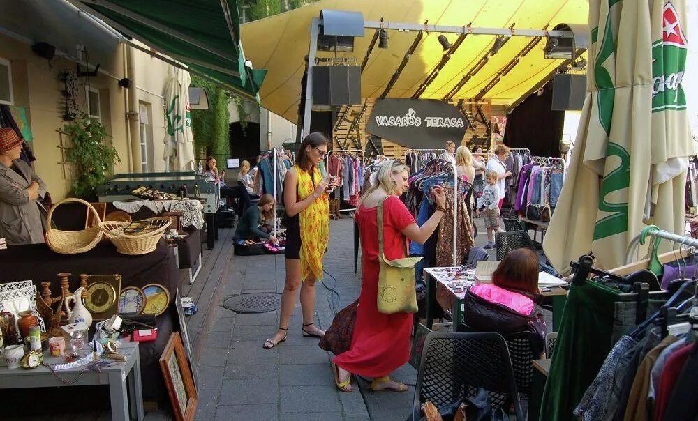 Литва вильнюс рынок. Рынок гарюнай. Кальварийский рынок вильнюс. Вильнюс рынок старый. Авторынок гарюнай.