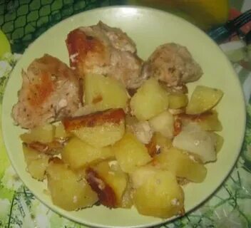 Жареная картошка с курицей и сыром