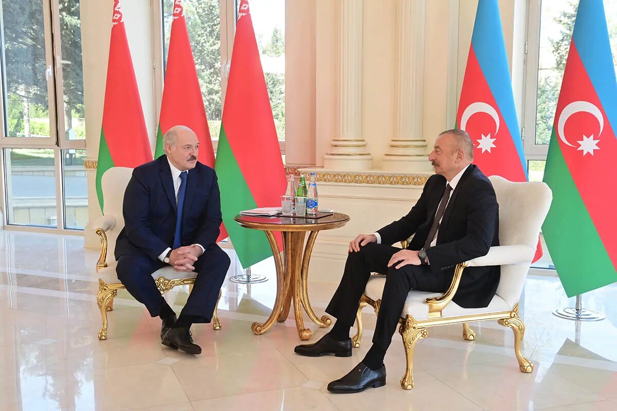 Лукашенко в азербайджане. Лукашенко и алиев. лукашенко алиев в шуши.